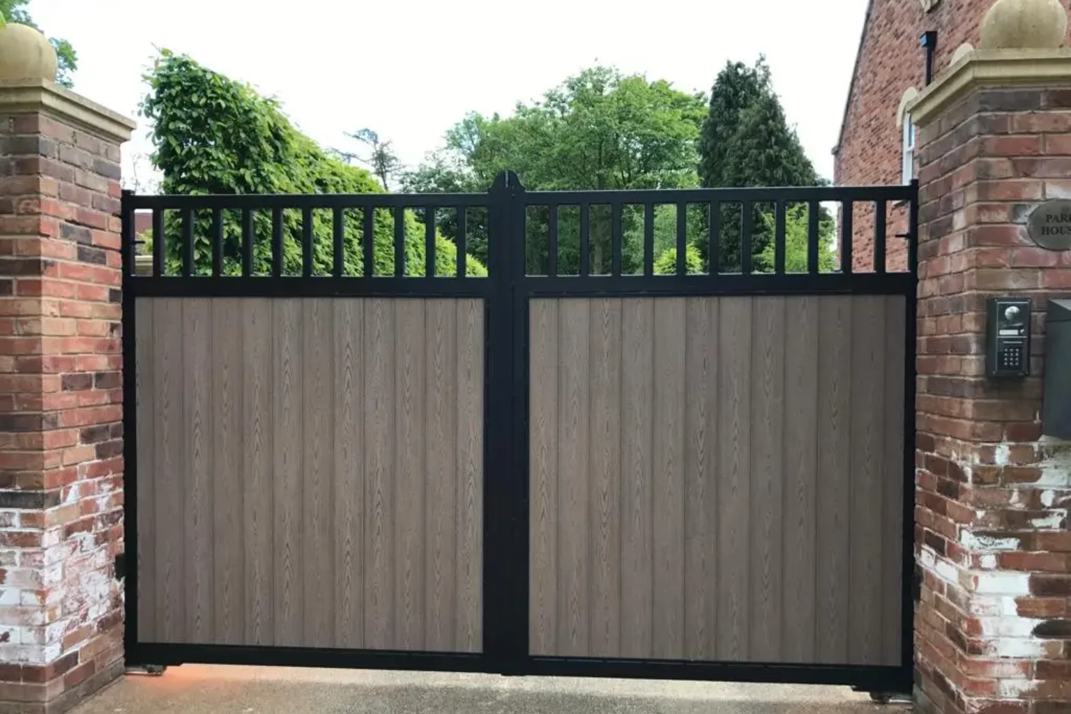 composite gate 